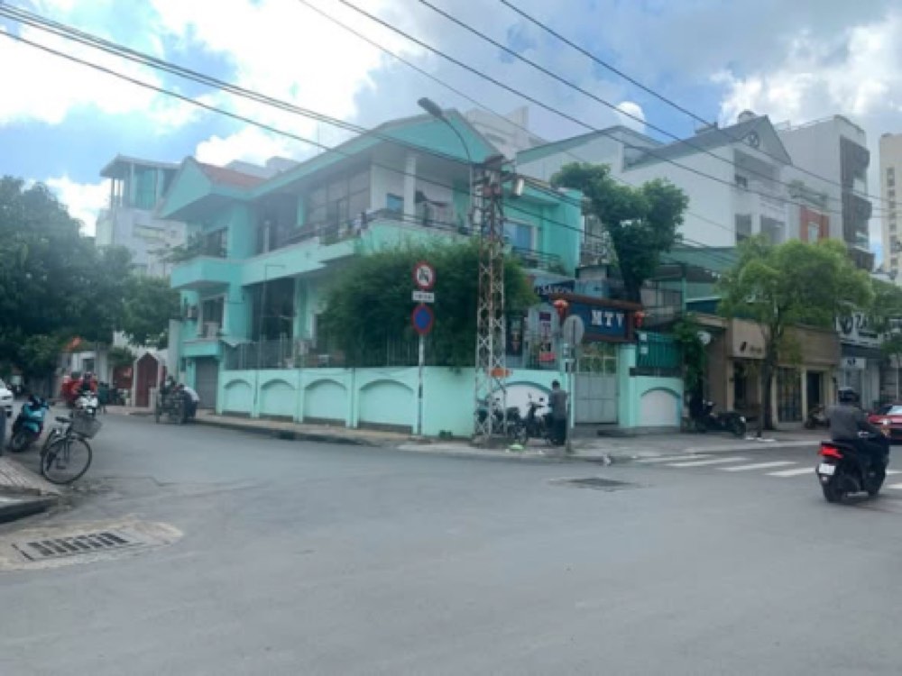 Bán nhà mặt tiền 53 Trần Nhật Duật, Quận 1