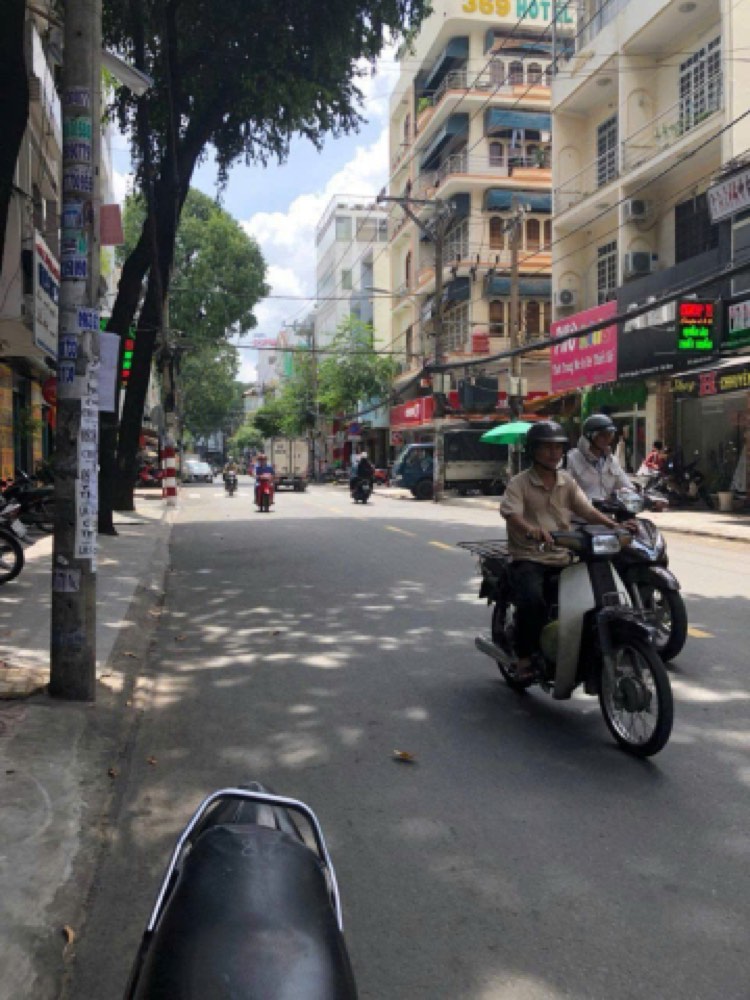 Bán nhà mặt tiền 375-377 Nguyễn Thái Bình, Tân Bình - ảnh 1