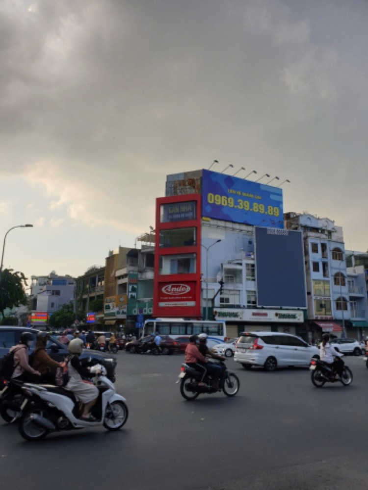 Bán nhà mặt tiền Đinh Tiên Hoàng, Quận 1 - ảnh 1