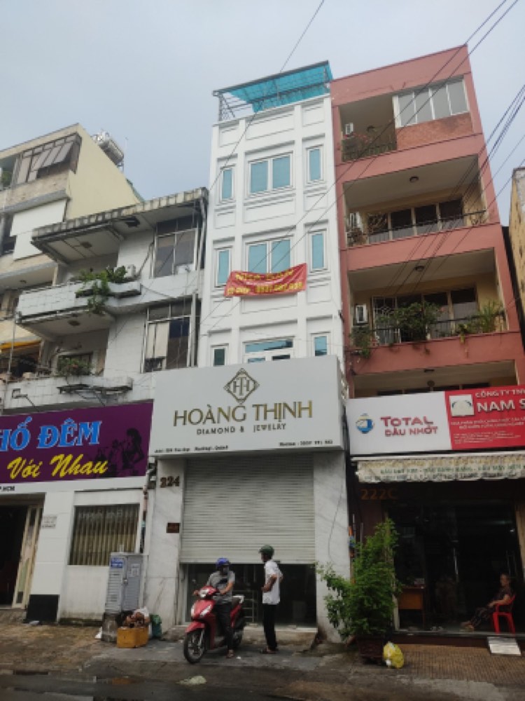 Bán nhà mặt tiền Cao Đạt, Quận 5