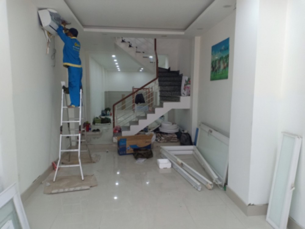 Bán nhà mặt tiền 127 Calmette, Quận 1 - ảnh 1