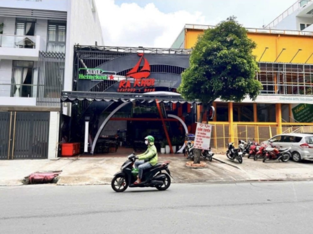 Bán nhà mặt tiền 102-104 Trần Nguyên Đán, Bình Thạnh - ảnh 1