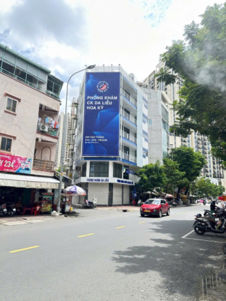 Bán nhà mặt tiền Cao Thắng, Quận 10 - ảnh chính
