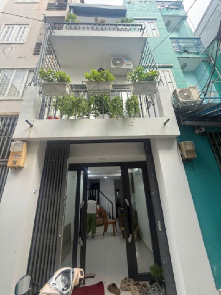 Bán nhà hẻm 414 Cách Mạng Tháng Tám, Quận 3 - ảnh 1