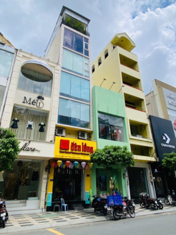 Bán nhà mặt tiền 130 Nguyễn Trãi, Quận 1 - ảnh 1
