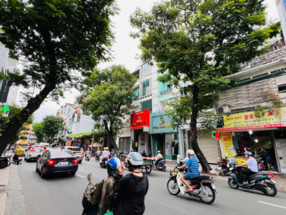 Bán nhà mặt tiền Lý Chính Thắng, Quận 3 - ảnh 1