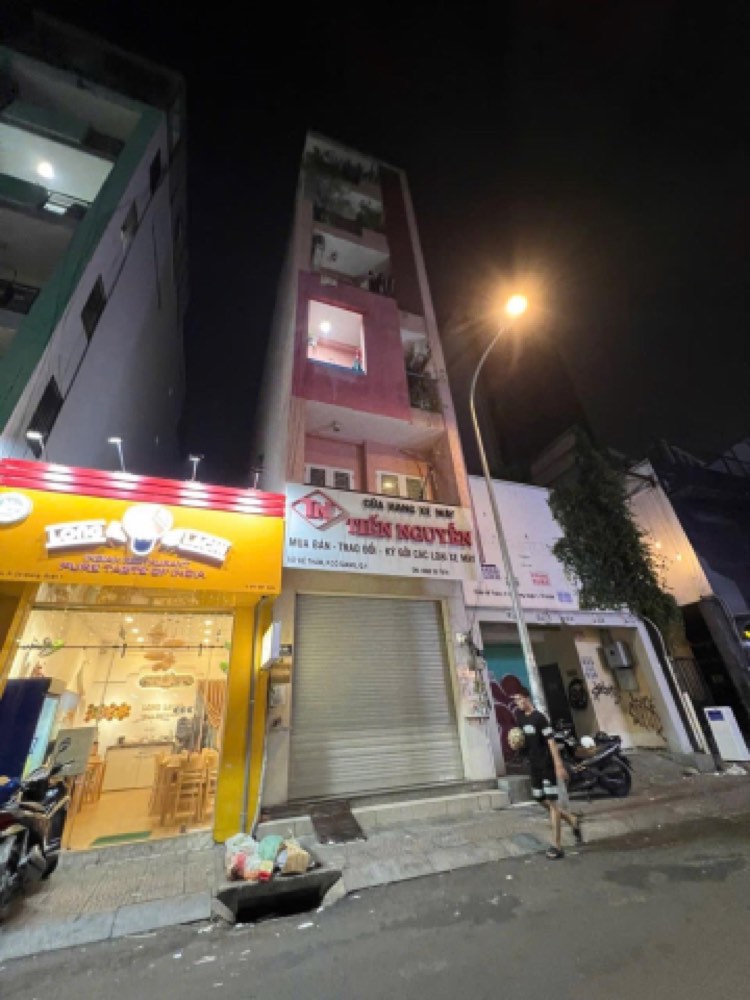 Bán nhà mặt tiền Đề Thám, Quận 1 - ảnh 1