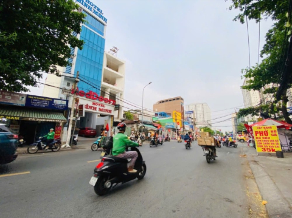Bán nhà mặt tiền Nguyễn Xí, Bình Thạnh
