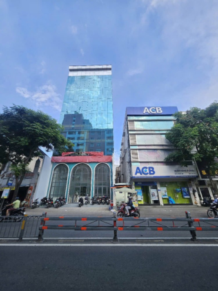 Bán nhà mặt tiền 60 Nguyễn Biểu, Quận 5 - ảnh 1