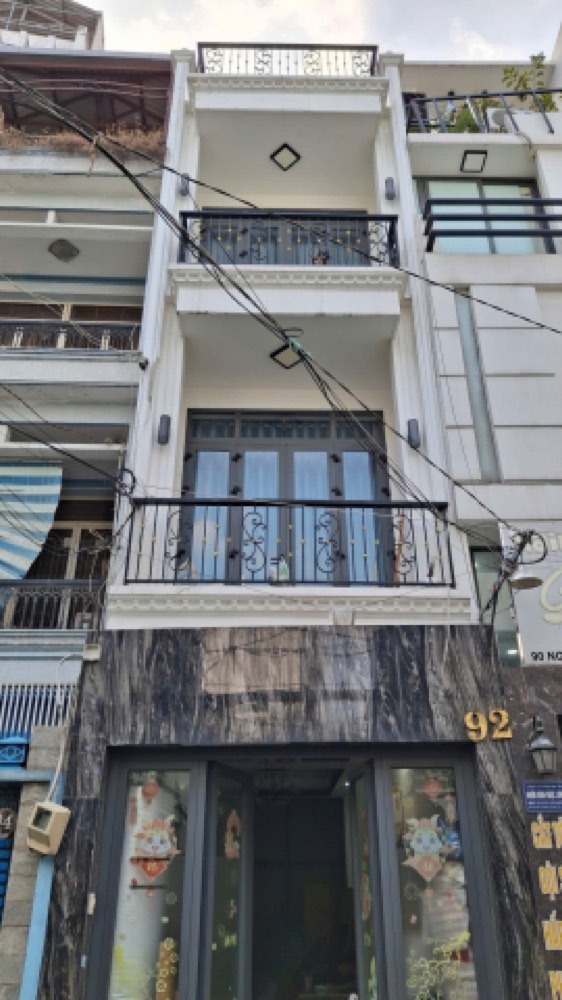 Bán nhà mặt tiền Nguyễn Thanh Tuyền, Tân Bình - ảnh 1