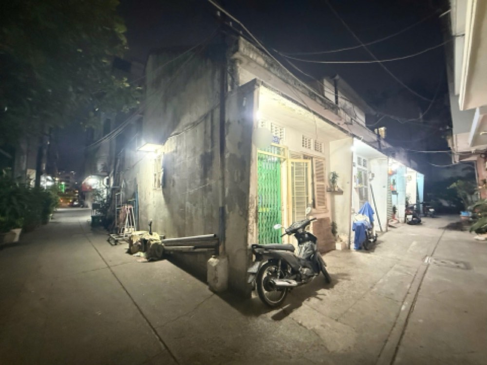 Bán nhà hẻm 142 Võ Văn Kiệt, Quận 1 - ảnh 1