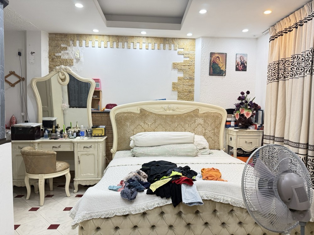 Bán nhà đường Nguyễn Thị Minh Khai, Quận 1