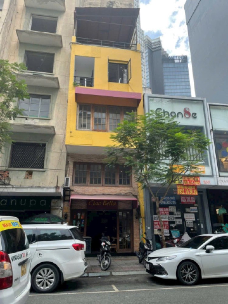 Bán nhà mặt tiền 11 Đông Du, Quận 1 - ảnh 1