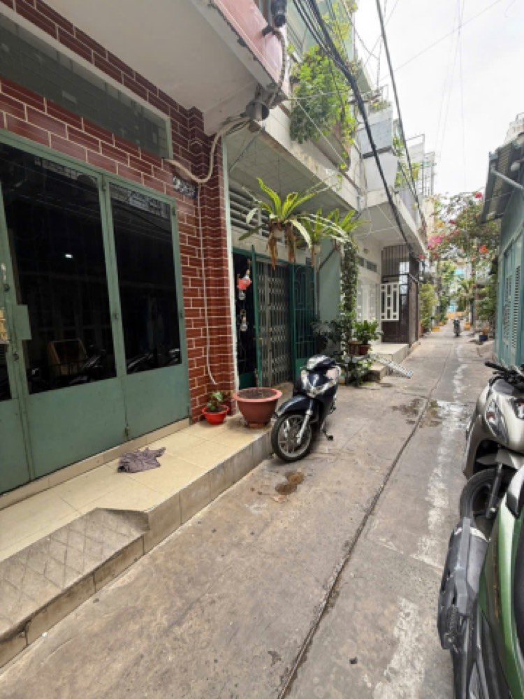 Bán nhà hẻm 686 Cách Mạng Tháng Tám, Tân Bình
