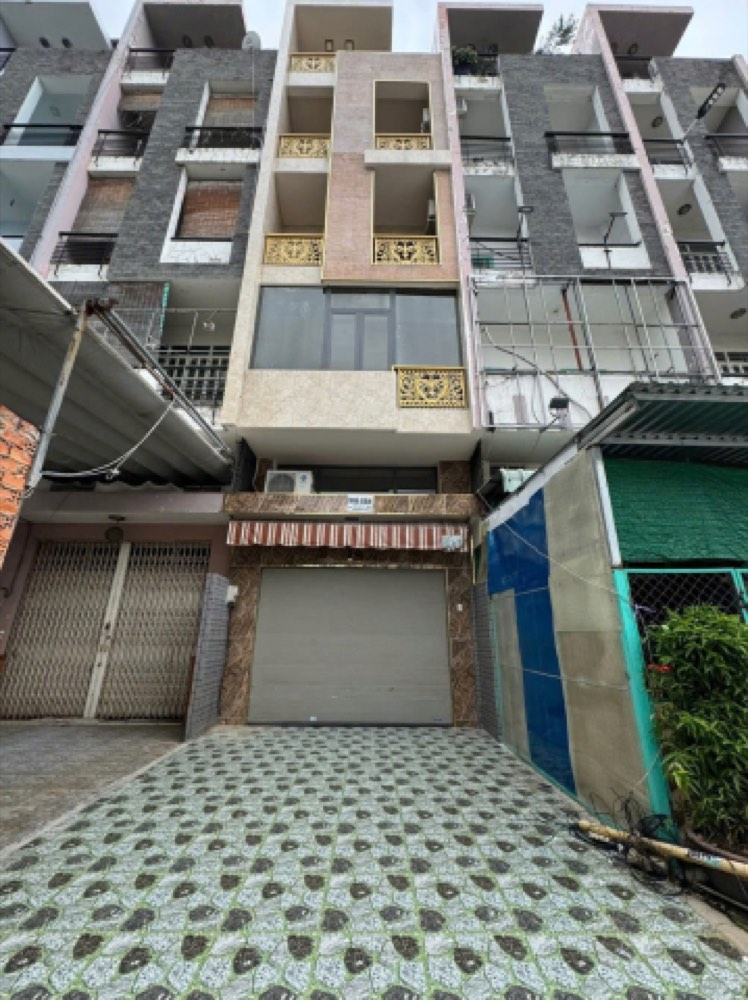 Bán nhà mặt tiền Nguyễn Tri Phương, Quận 5 - ảnh 1