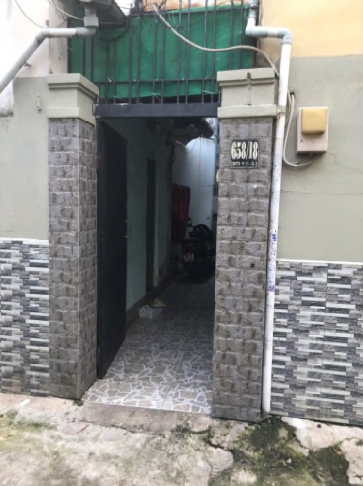Bán nhà hẻm 658 Cách Mạng Tháng Tám, Quận 3 - ảnh 1