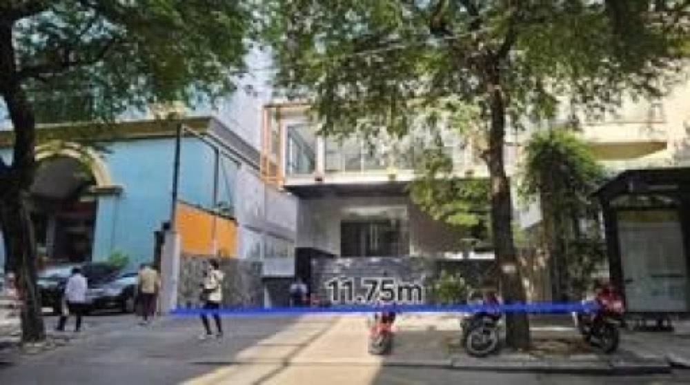 Bán nhà mặt tiền 100 Đông Du, Quận 1 - ảnh 1
