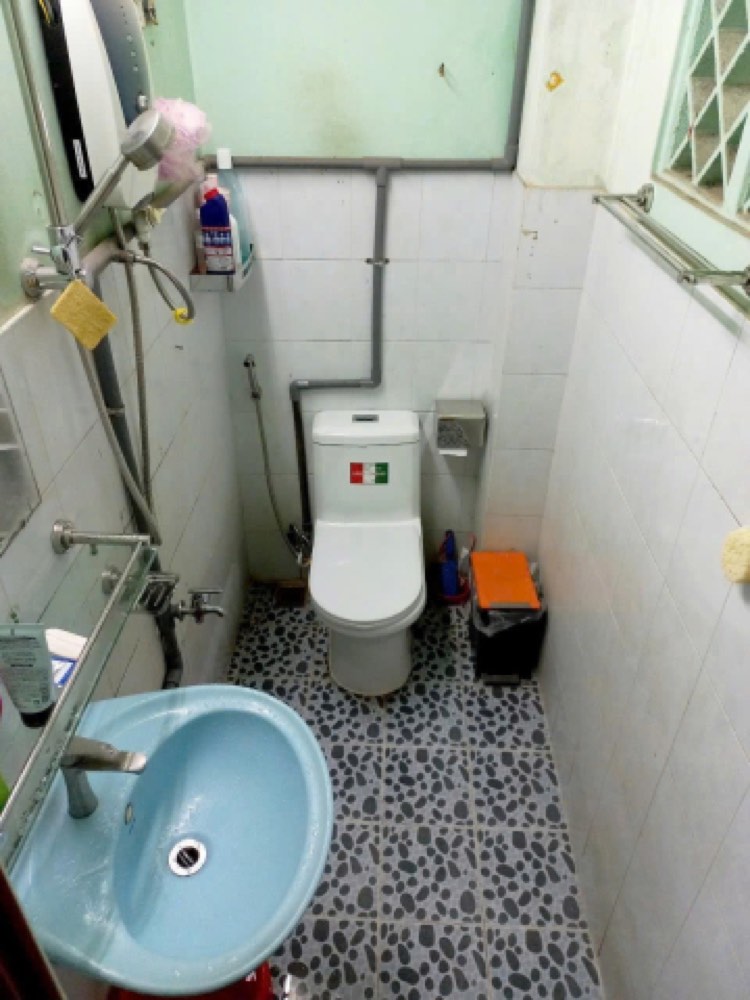 Bán nhà hẻm 377 Cách Mạng Tháng Tám, Quận 10 - ảnh 1