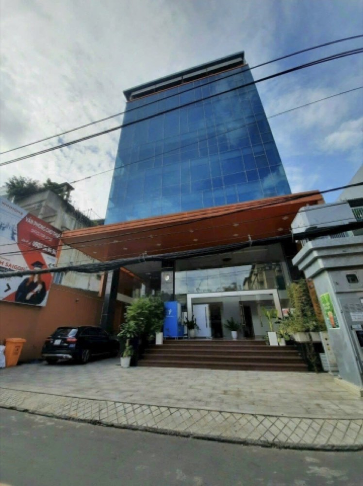 Bán nhà mặt tiền 102 Nguyễn Đình Chính, Phú Nhuận