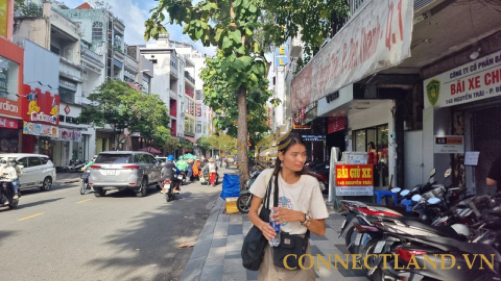 Bán nhà mặt tiền Nguyễn Trãi, Quận 1 - ảnh 1