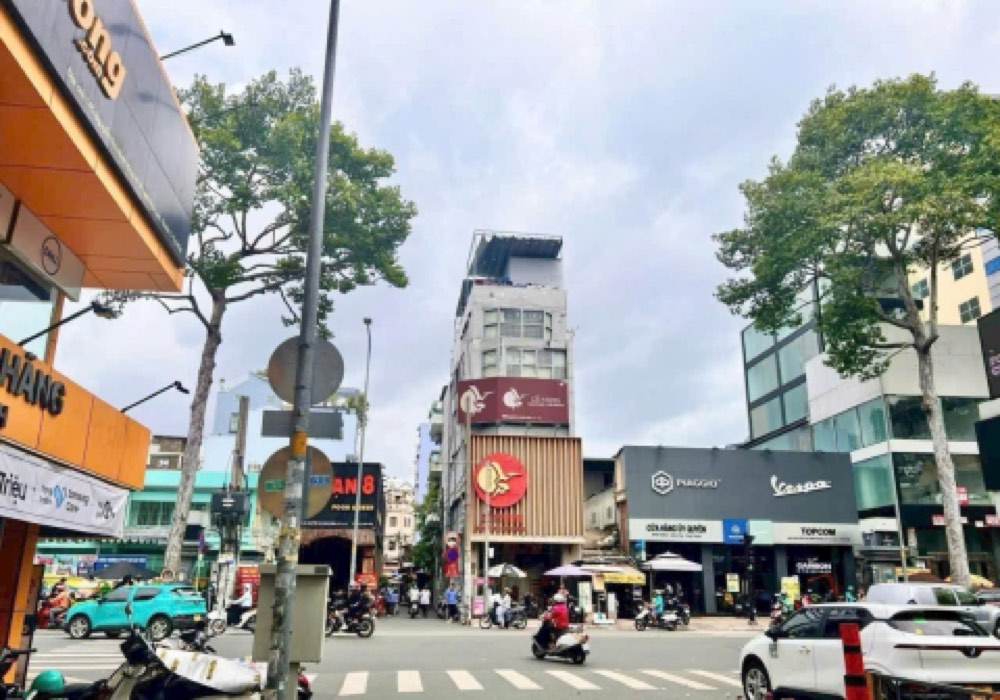 Bán nhà mặt tiền Nguyễn Thị Minh Khai, Quận 3 - ảnh 1