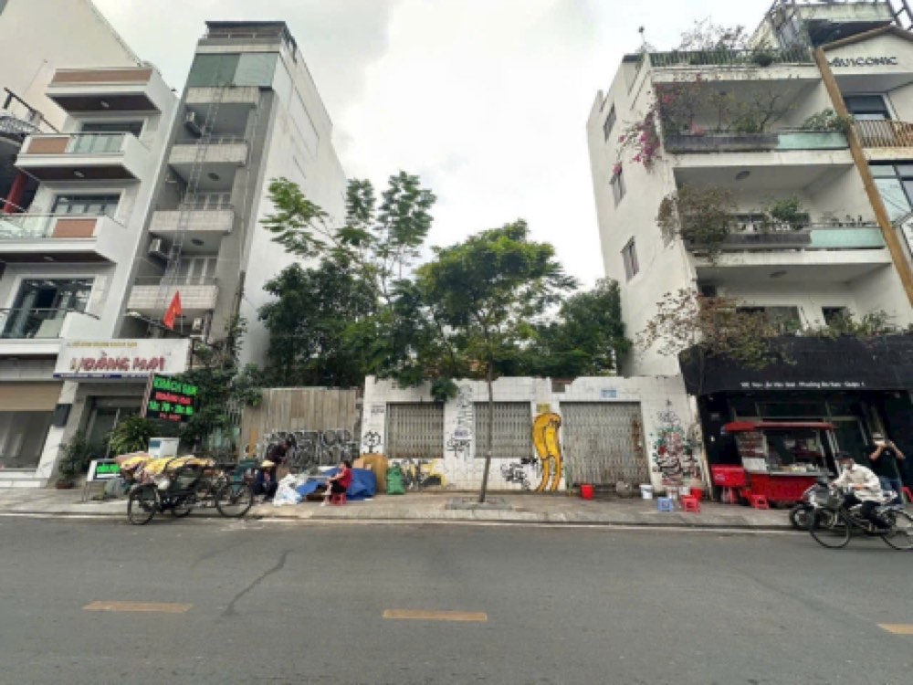 Bán nhà mặt tiền 18 Nguyễn Văn Giai, Quận 1 - ảnh 1