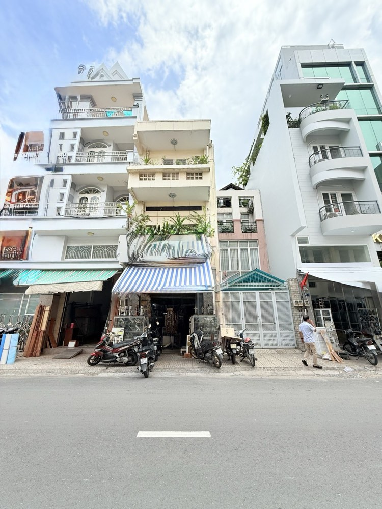 Bán nhà mặt tiền Nguyễn Thi, Quận 5