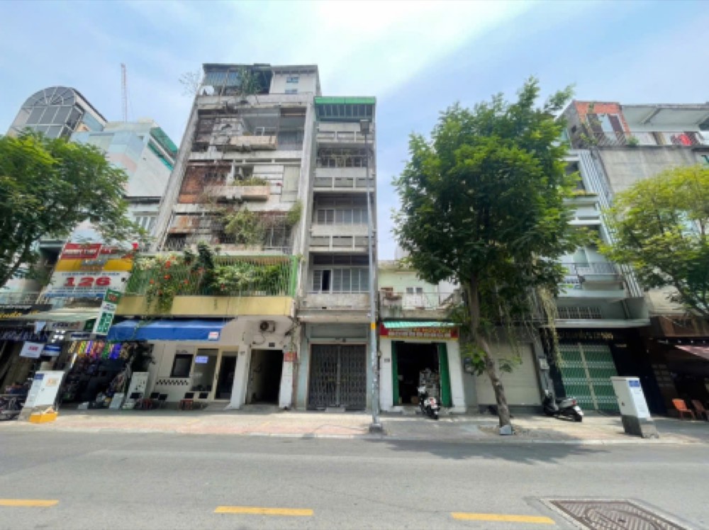 Bán nhà mặt tiền 118-120 Calmette, Quận 1 - ảnh 1