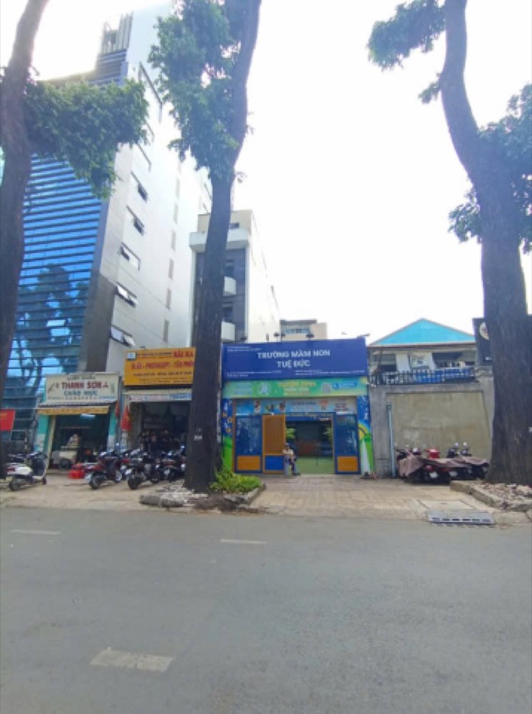 Bán nhà mặt tiền 144 Nguyễn Đình Chiểu, Quận 3 - ảnh 1