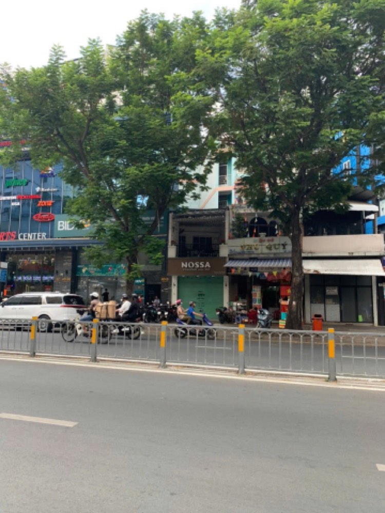 Bán nhà mặt tiền Phạm Hồng Thái, Quận 1 - ảnh 1
