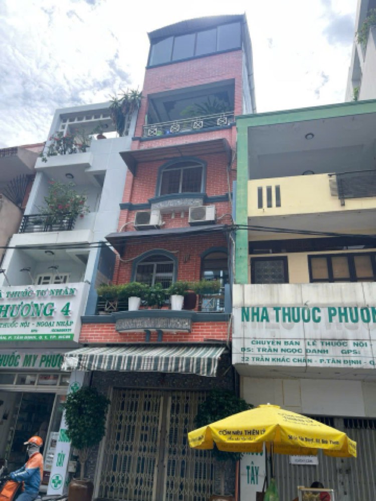 Bán nhà mặt tiền Trần Khắc Chân, Quận 1 - ảnh 1