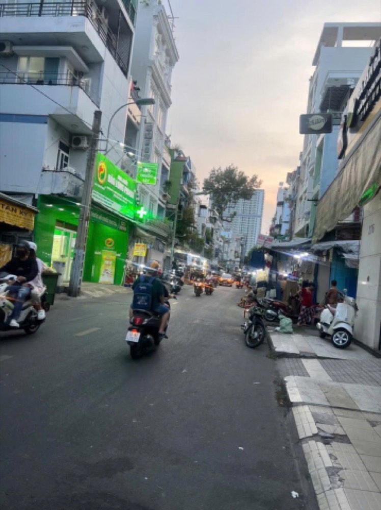 Bán nhà mặt tiền Nhật Tảo, Quận 10 - ảnh 1
