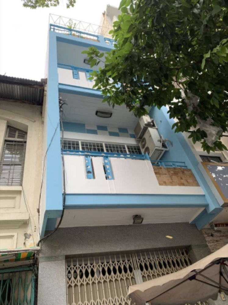 Bán nhà mặt tiền 18 Nguyễn Thái Bình, Quận 1 - ảnh 1