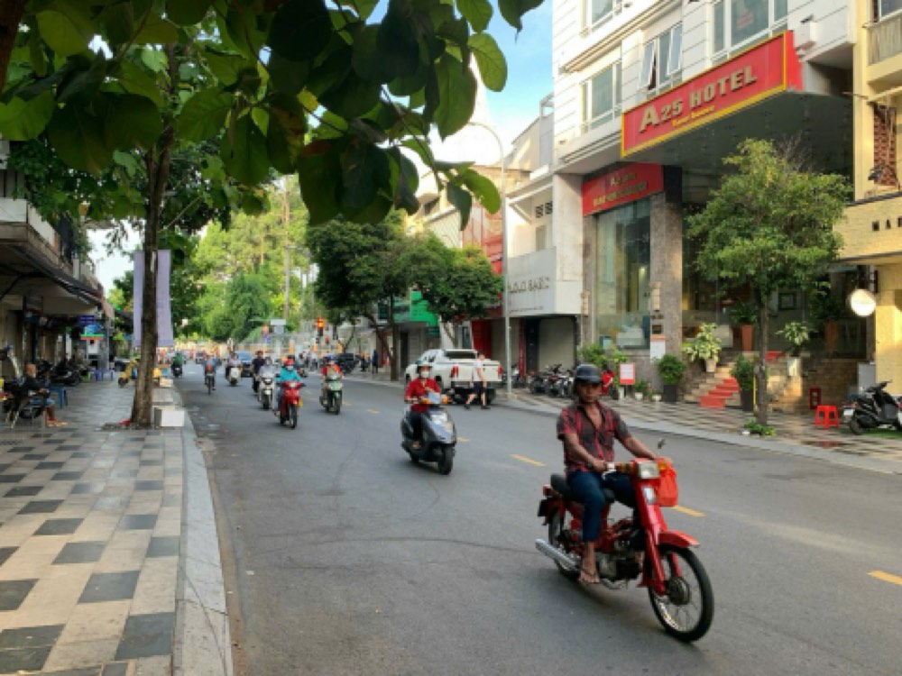 Bán nhà mặt tiền 176 Nguyễn Trãi, Quận 1 - ảnh chính