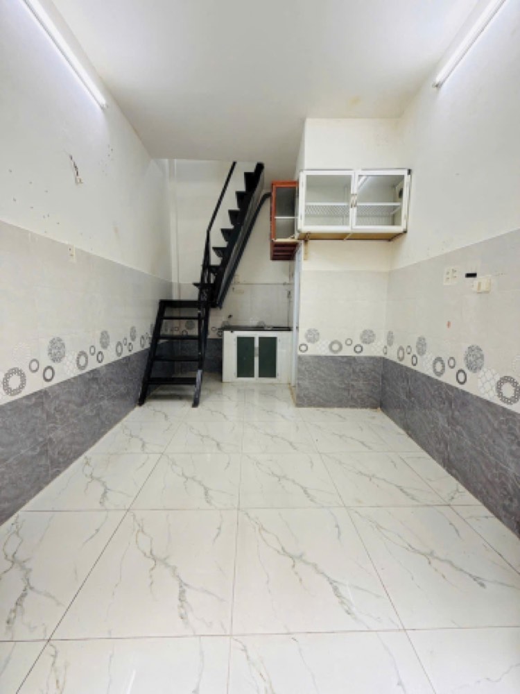 Bán nhà hẻm 1054 Cách Mạng Tháng Tám, Tân Bình - ảnh 1