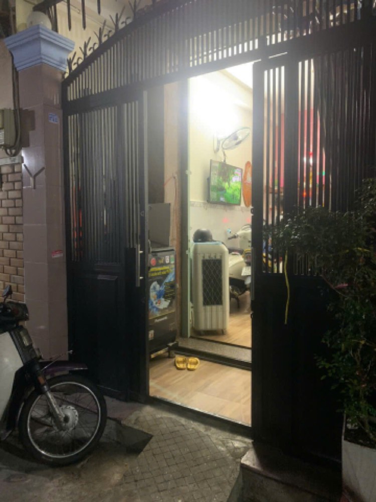 Bán nhà hẻm 202 Nguyễn Tiểu La, Quận 10 - ảnh 1