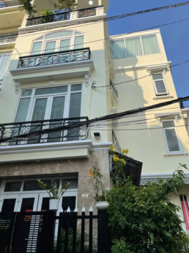 Bán nhà hẻm đường Võ Văn Kiệt, Quận 1 - ảnh 1