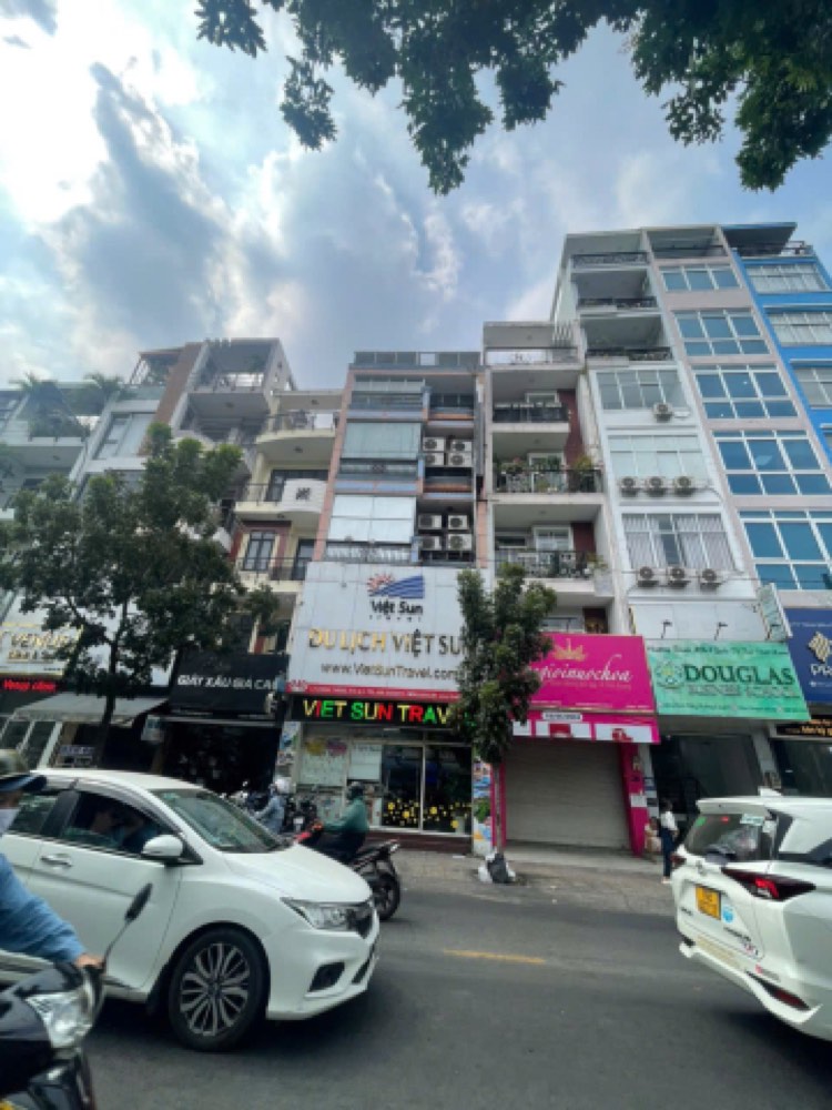 Bán nhà mặt tiền Lý Chính Thắng, Quận 3 - ảnh 1