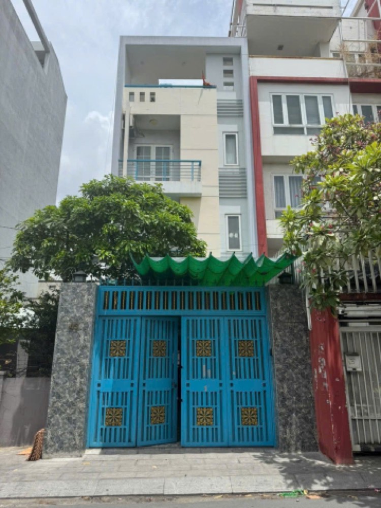 Bán nhà mặt tiền Nguyễn Thiện Thuật, Bình Thạnh