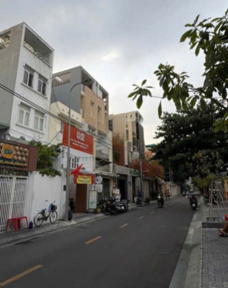 Bán nhà mặt tiền Ba Vì, Quận 10