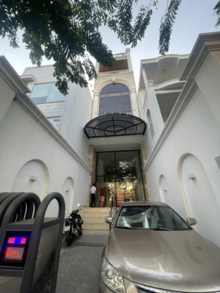 Bán nhà mặt tiền 107 Trần Quốc Hoàn, Tân Bình
