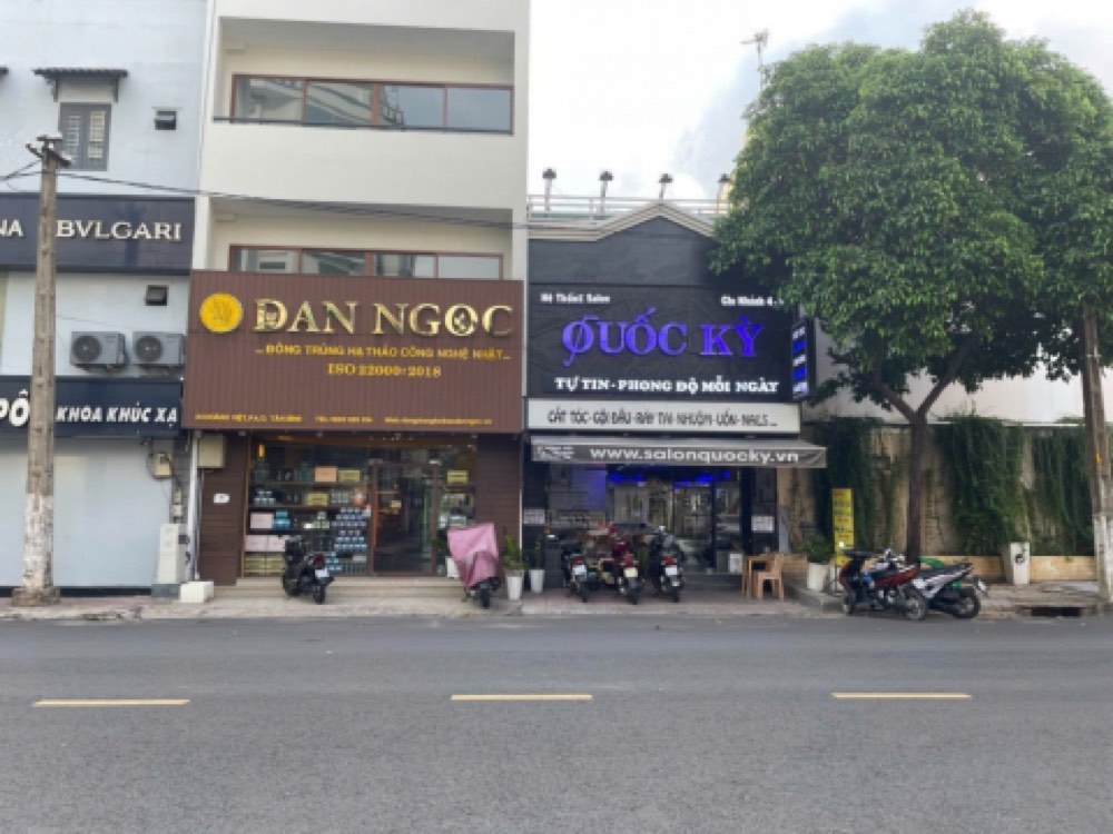 Bán nhà mặt tiền Hoàng Việt, Tân Bình - ảnh 1