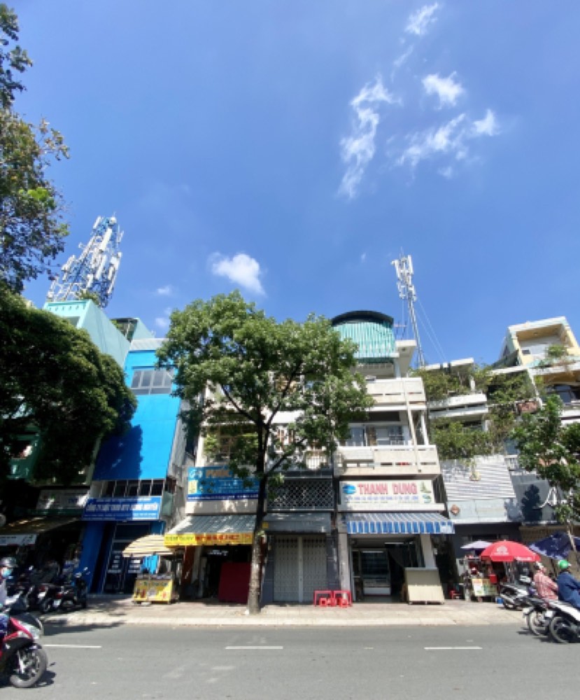 Bán nhà mặt tiền Lý Chính Thắng, Quận 3 - ảnh 1