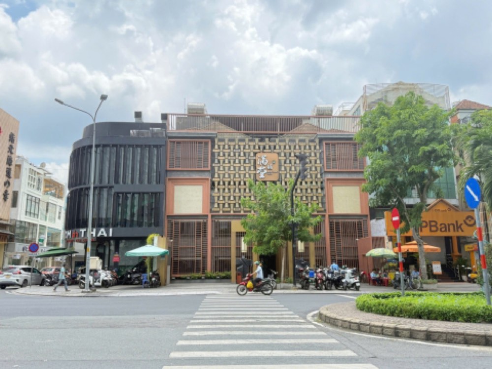 Bán nhà mặt tiền 169-171 Phan Xích Long, Phú Nhuận - ảnh 1