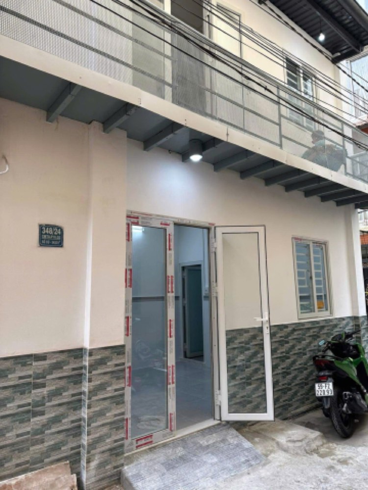 Bán nhà hẻm 348 Cách Mạng Tháng Tám, Quận 3 - ảnh 1