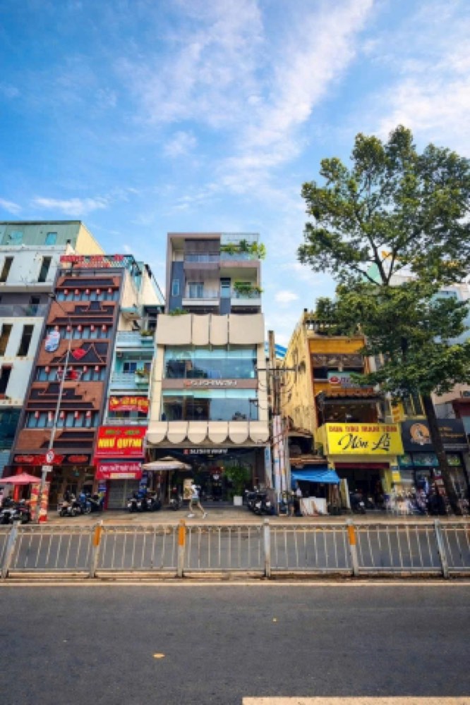 Bán nhà mặt tiền 192-194 Nguyễn Tri Phương, Quận 10 - ảnh 1