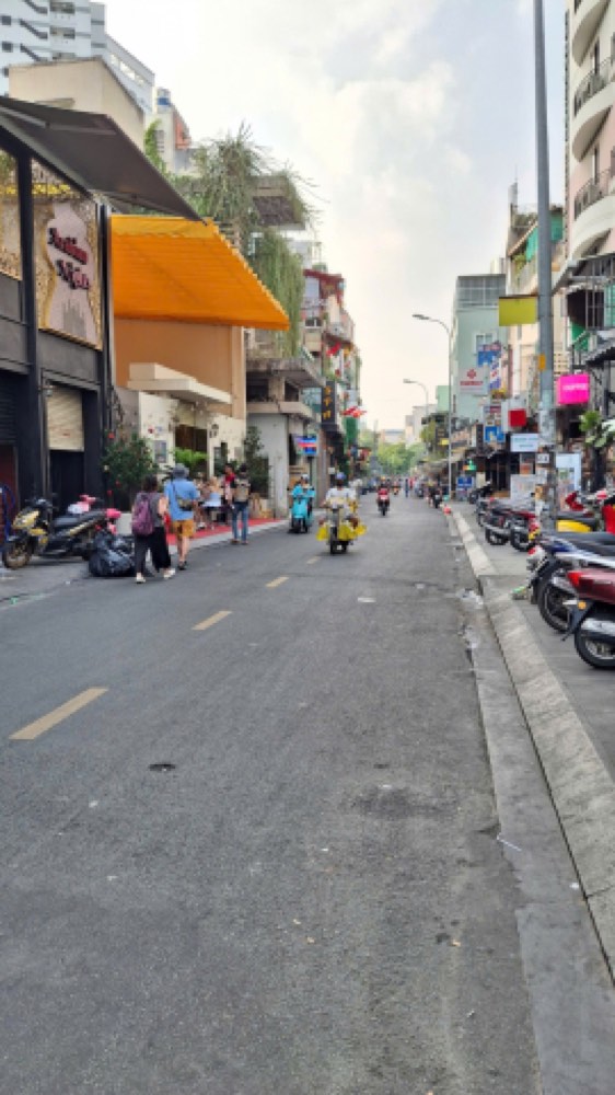 Bán nhà hẻm 14 Đỗ Quang Đẩu, Quận 1 - ảnh 1
