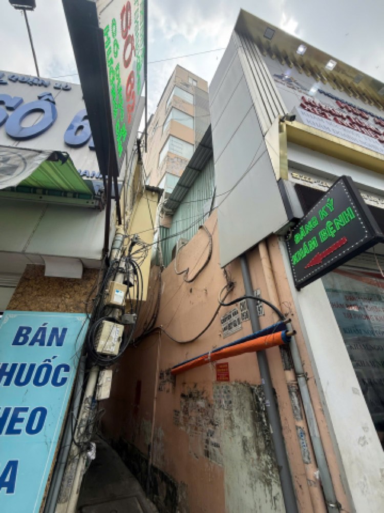 Bán nhà mặt tiền 224-226 Nguyễn Duy Dương, Quận 10