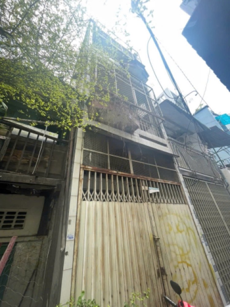 Bán nhà hẻm đường Võ Văn Kiệt, Quận 1 - ảnh 1