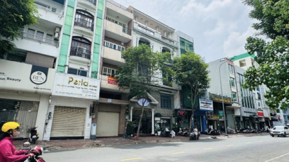 Bán nhà mặt tiền 330-332 Cao Thắng, Quận 10